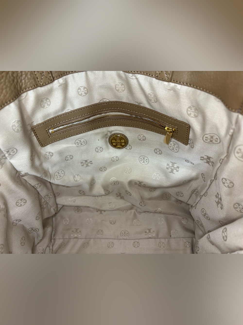 Tory Burch Kipp Tote in Sand Dollar - Picture 10 of 12